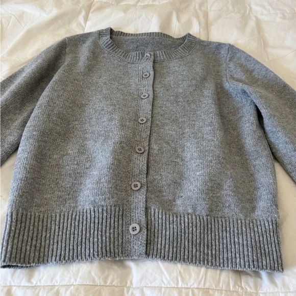 100% Viscose Grey Crewneck Cardigan Sweater - Size Small - Picture 10 of 14